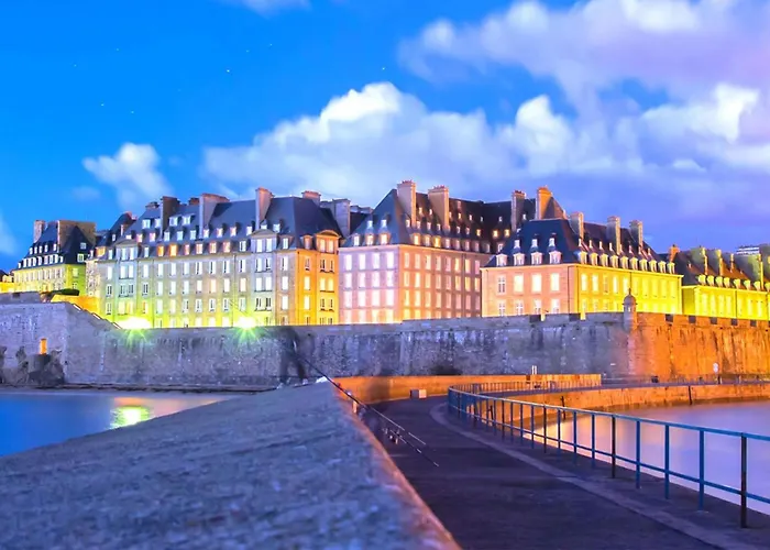 Nice Cocoon In Saint-Malo